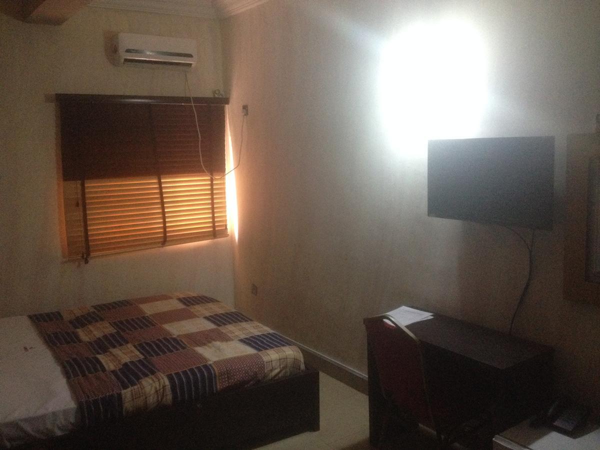 Glasshouse Hotel And Suites Egba Luaran gambar